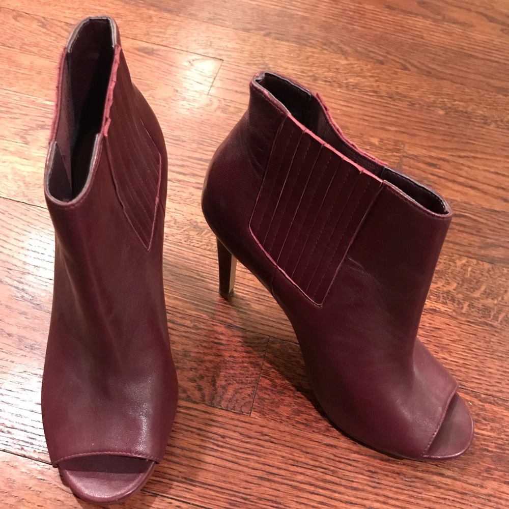 Halogen Peep Toe heeled booties - size 6